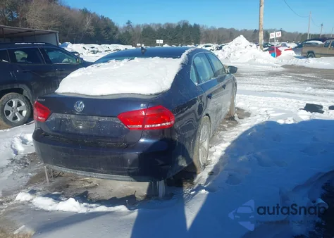 2013 Volkswagen Passat 2.5L Se z USA, uszkodzony, nr VIN 1VWBH7A33DC143125